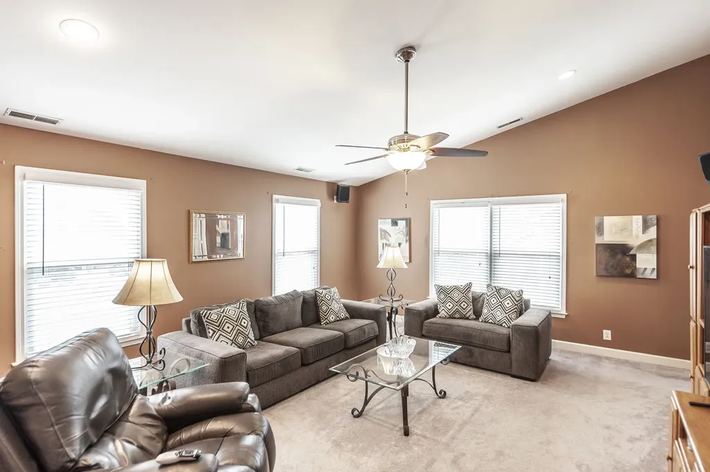 102 Fairlake Court Hendersonville TN 37075