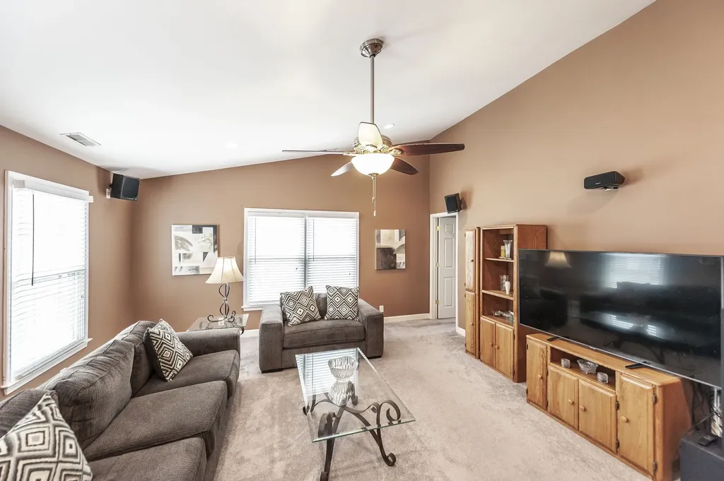 102 Fairlake Court Hendersonville TN 37075
