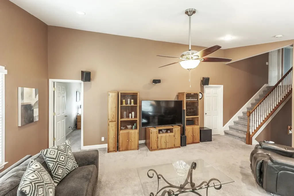 102 Fairlake Court Hendersonville TN 37075