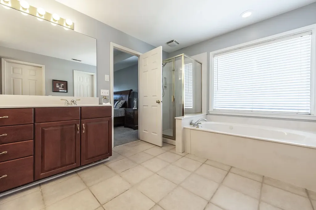 102 Fairlake Court Hendersonville TN 37075