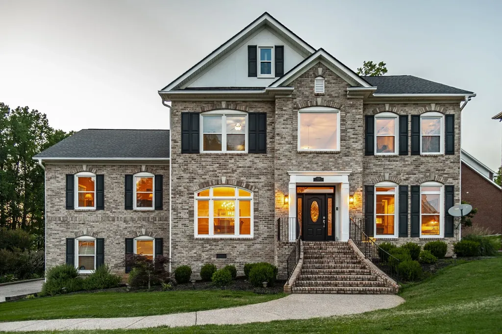 102 Fairlake Court Hendersonville TN 37075