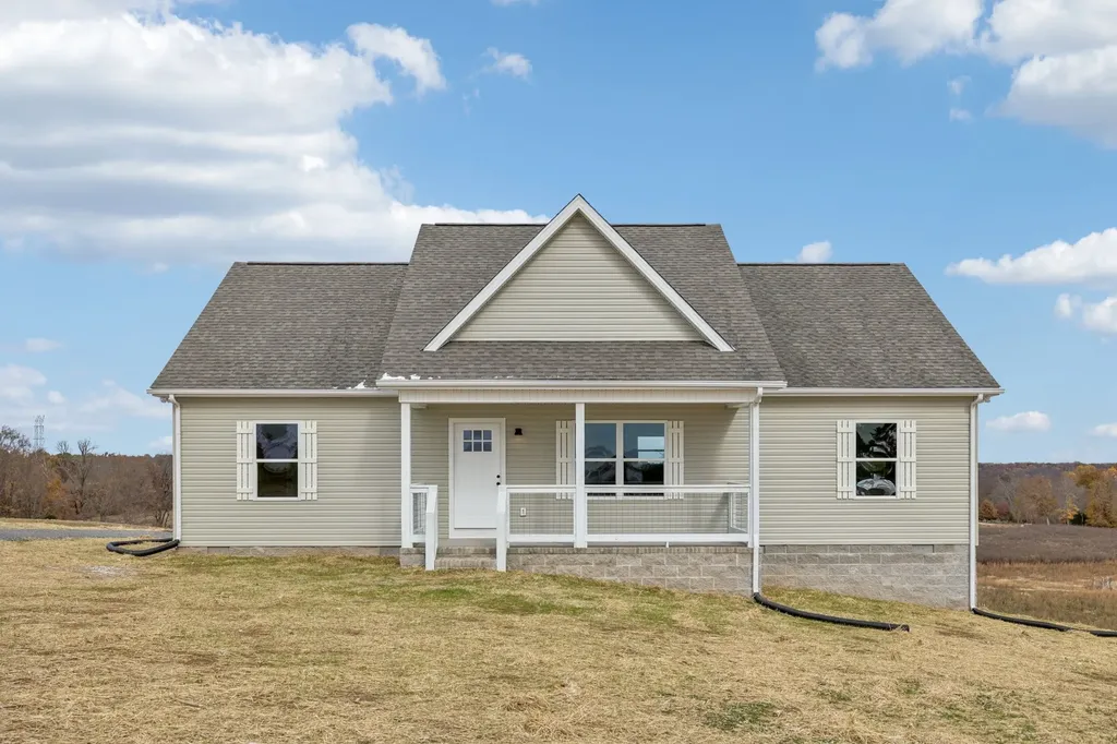 2649 Oak Knob Road Lafayette TN 37083