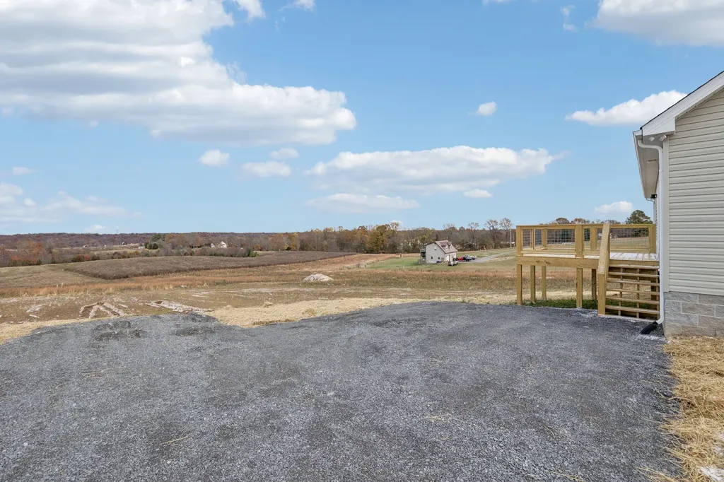 2649 Oak Knob Road Lafayette TN 37083
