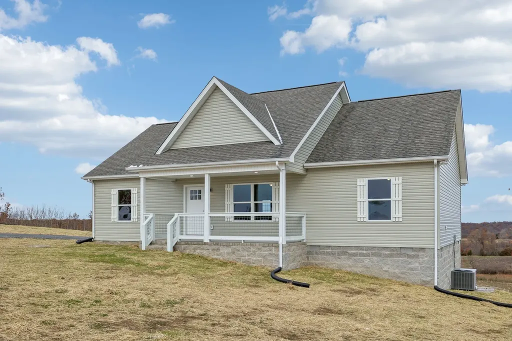 2649 Oak Knob Road Lafayette TN 37083