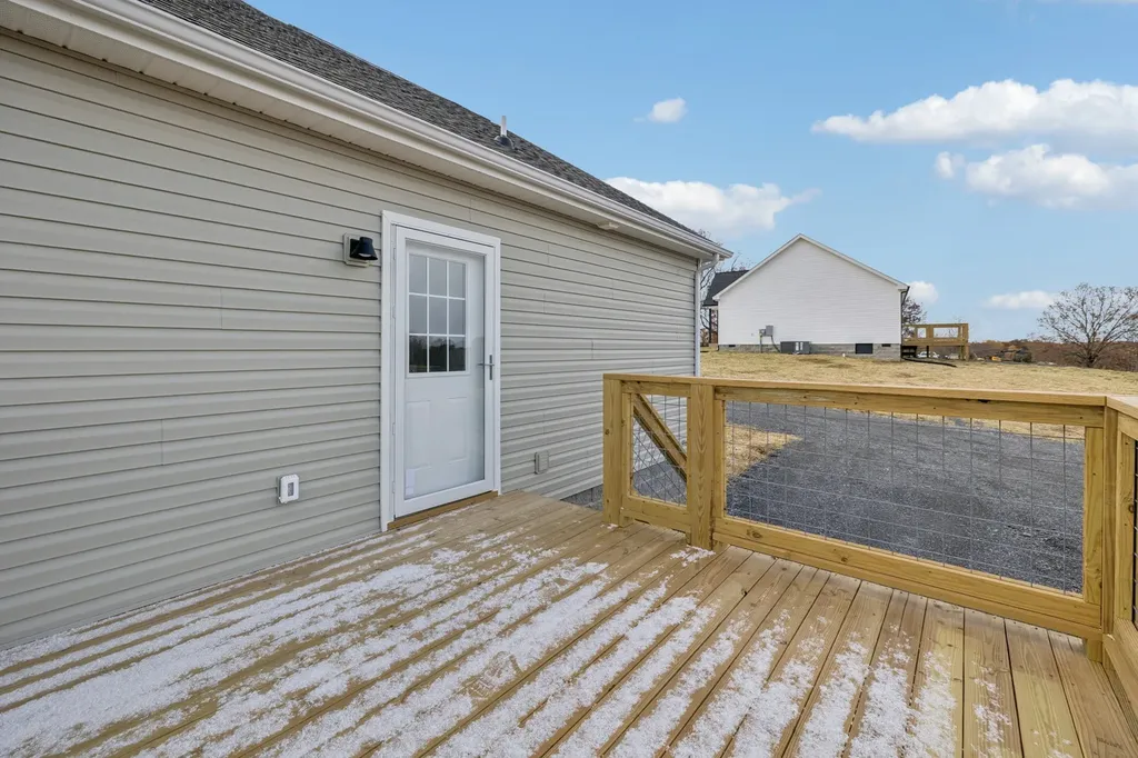 2649 Oak Knob Road Lafayette TN 37083