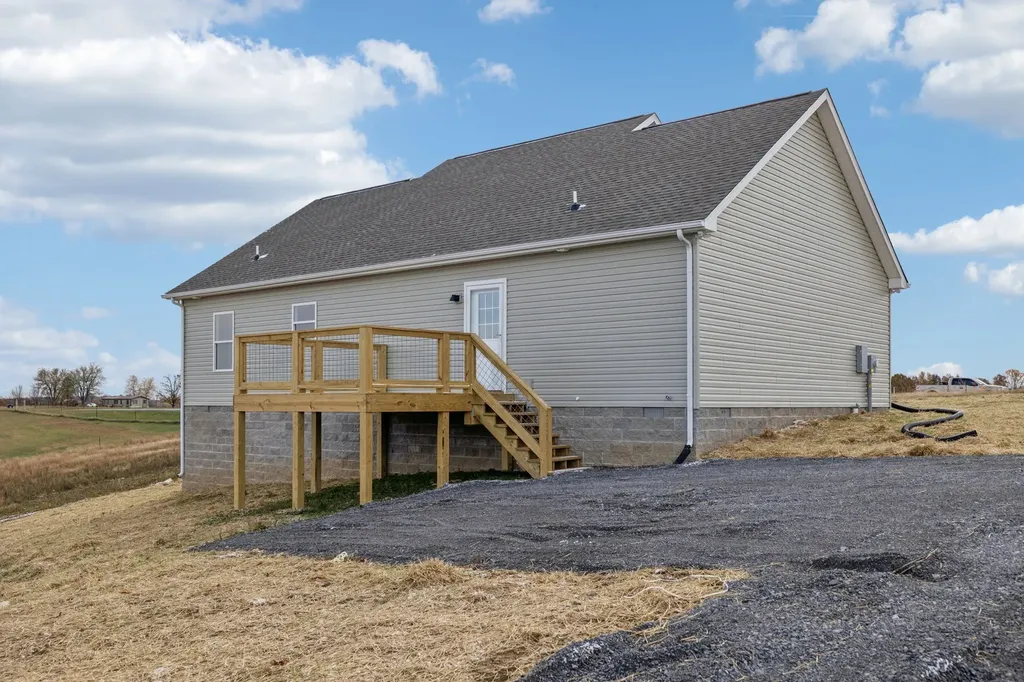 2649 Oak Knob Road Lafayette TN 37083