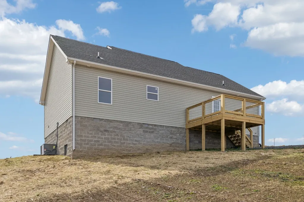 2649 Oak Knob Road Lafayette TN 37083