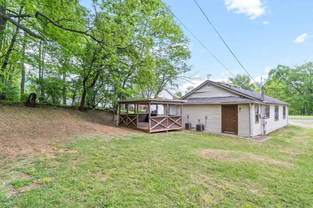 814 Gracey Avenue Clarksville TN 37040