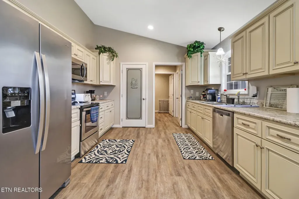 414 St Anthony Drive Jamestown TN 38556