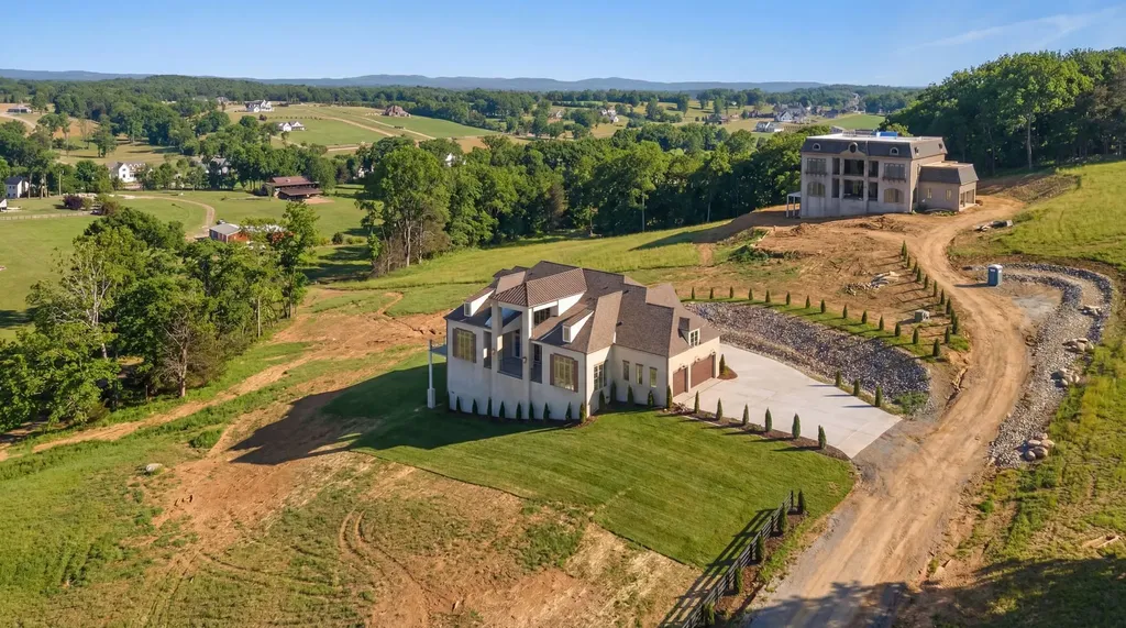 2420 Walter Way College Grove TN 37046