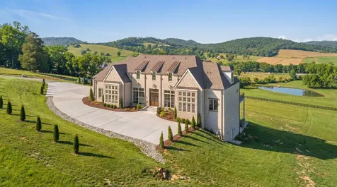 2420 Walter Way College Grove TN 37046