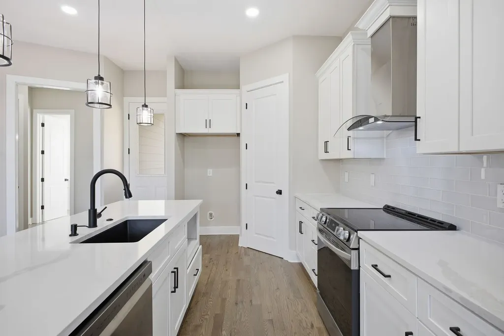 2109C Summitt Avenue Nashville TN 37218