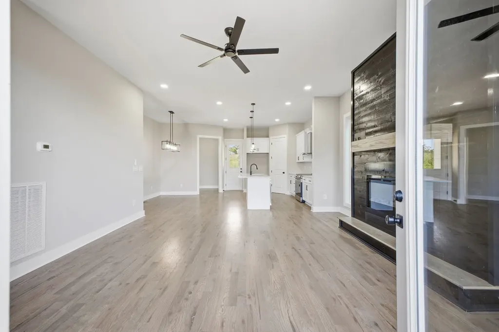 2109C Summitt Avenue Nashville TN 37218