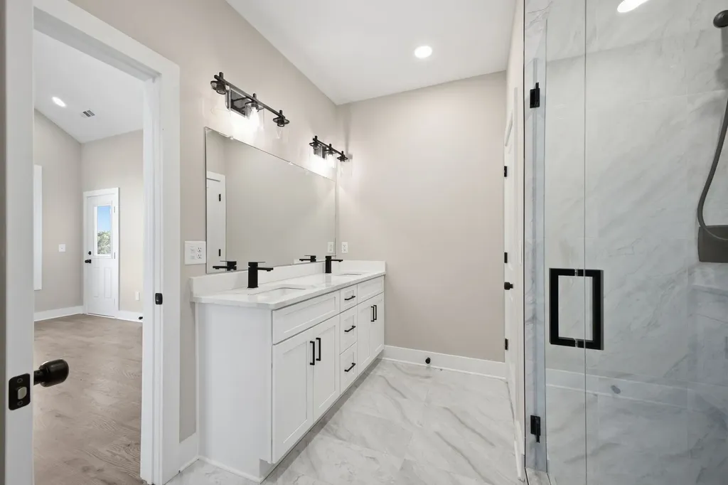 2109C Summitt Avenue Nashville TN 37218