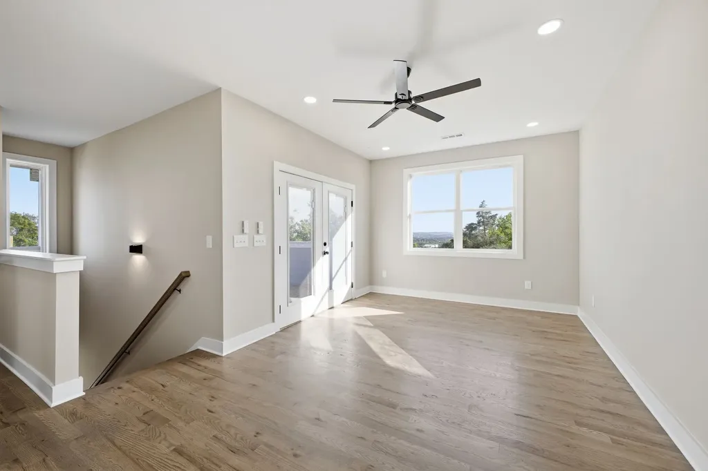2109C Summitt Avenue Nashville TN 37218