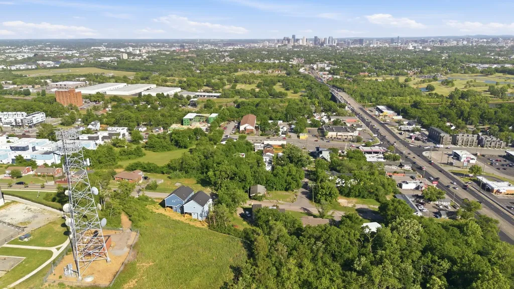 2109C Summitt Avenue Nashville TN 37218