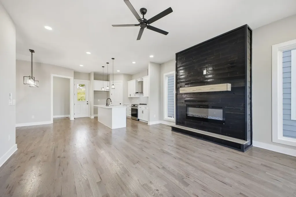 2109C Summitt Avenue Nashville TN 37218