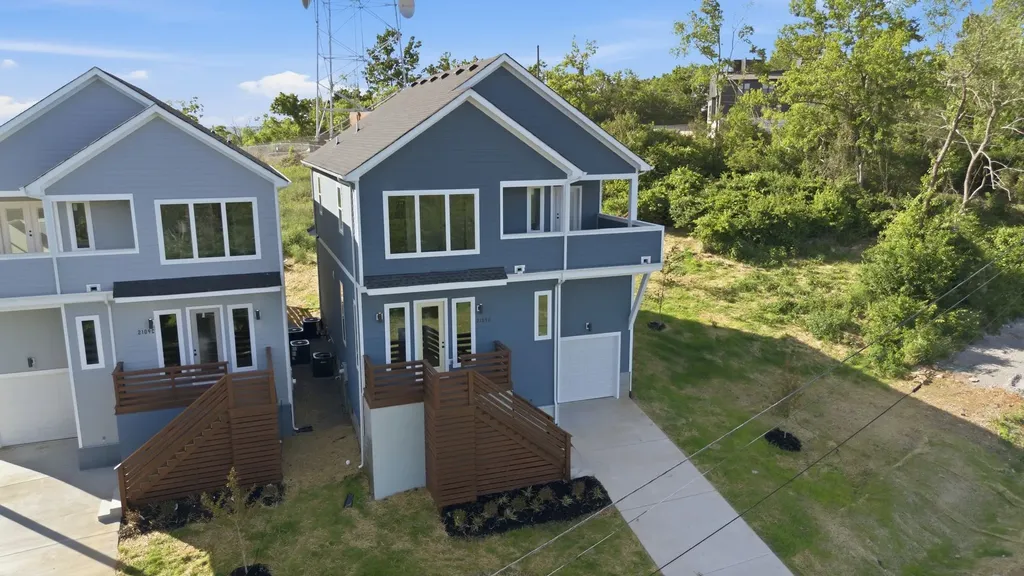 2109D Summitt Avenue Nashville TN 37218