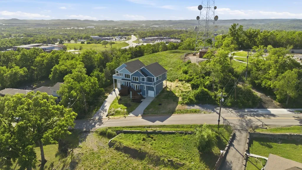 2109D Summitt Avenue Nashville TN 37218