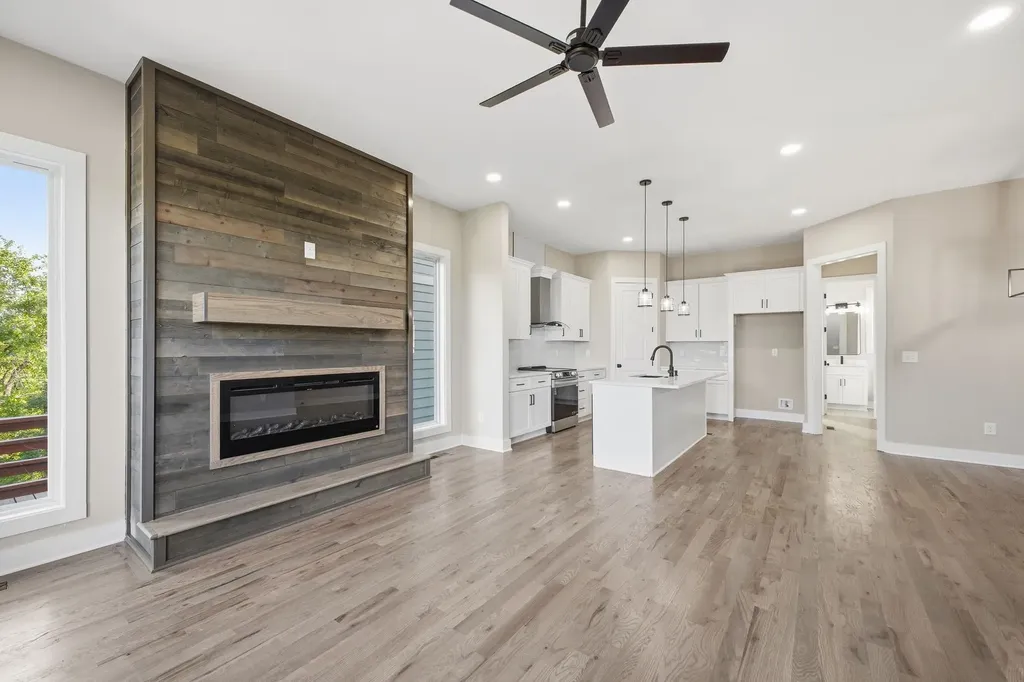 2109D Summitt Avenue Nashville TN 37218