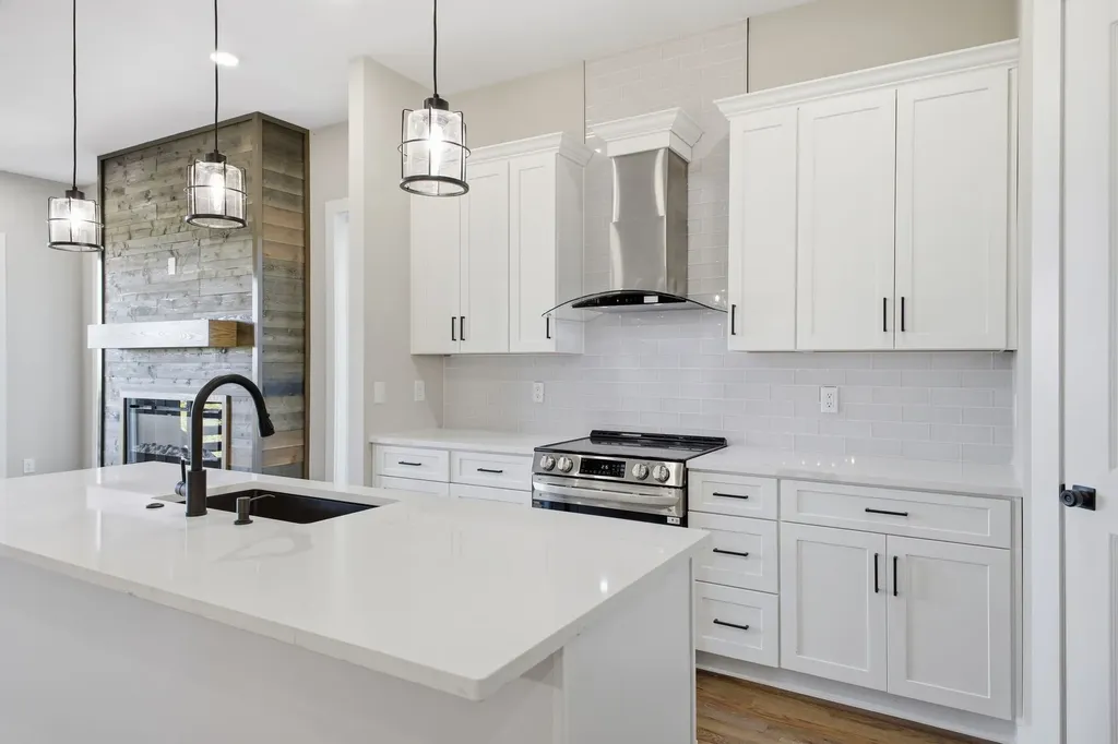 2109D Summitt Avenue Nashville TN 37218