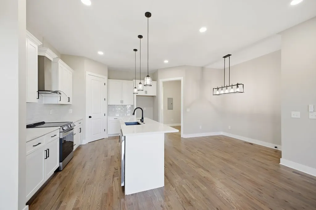 2109D Summitt Avenue Nashville TN 37218