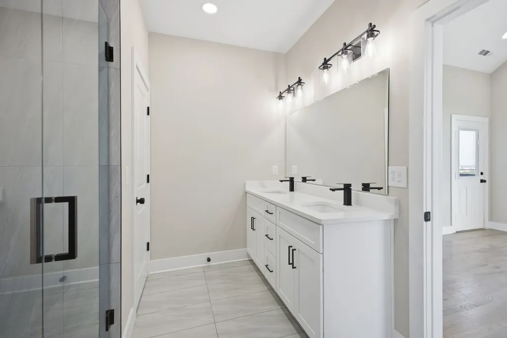 2109D Summitt Avenue Nashville TN 37218