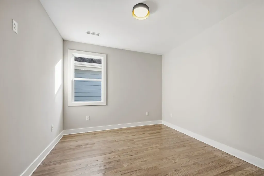 2109D Summitt Avenue Nashville TN 37218