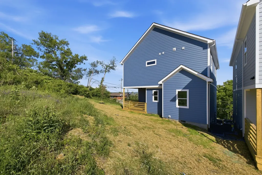2109D Summitt Avenue Nashville TN 37218