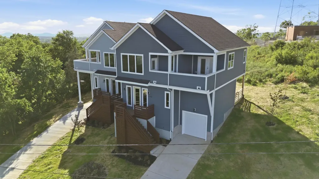 2109D Summitt Avenue Nashville TN 37218