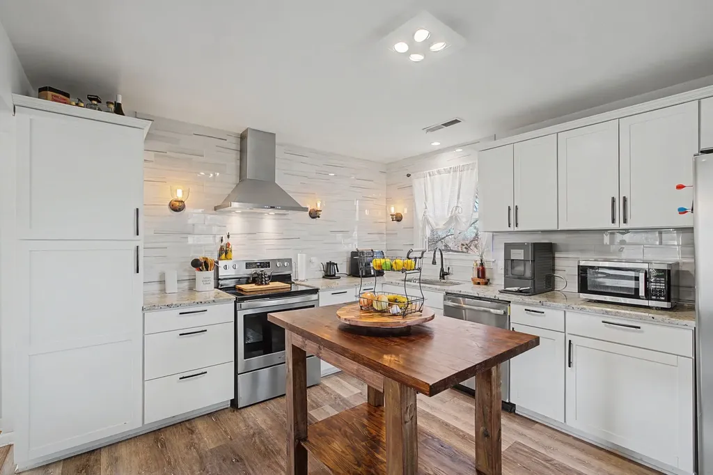 100 Dellrose Drive Nashville TN 37214