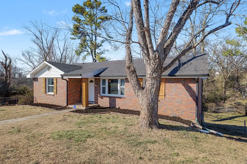 100 Dellrose Drive Nashville TN 37214