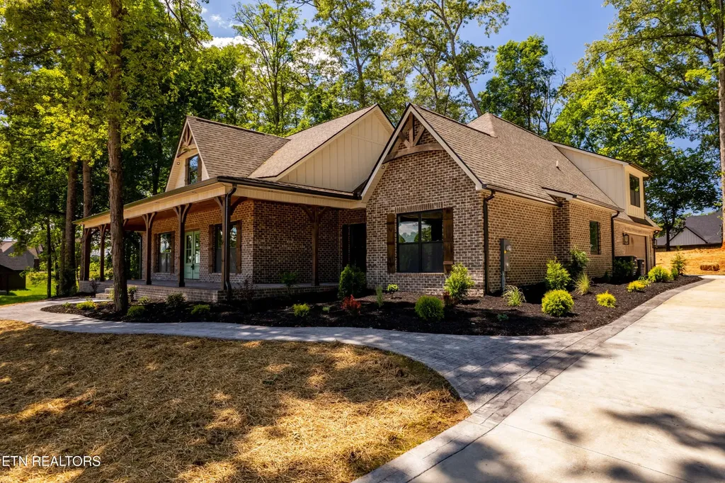 5816 Caswell Drive Greenback TN 37742