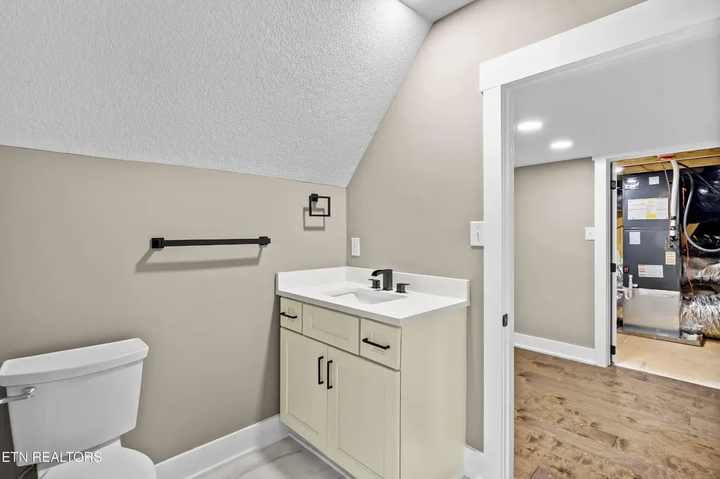 5816 Caswell Drive Greenback TN 37742