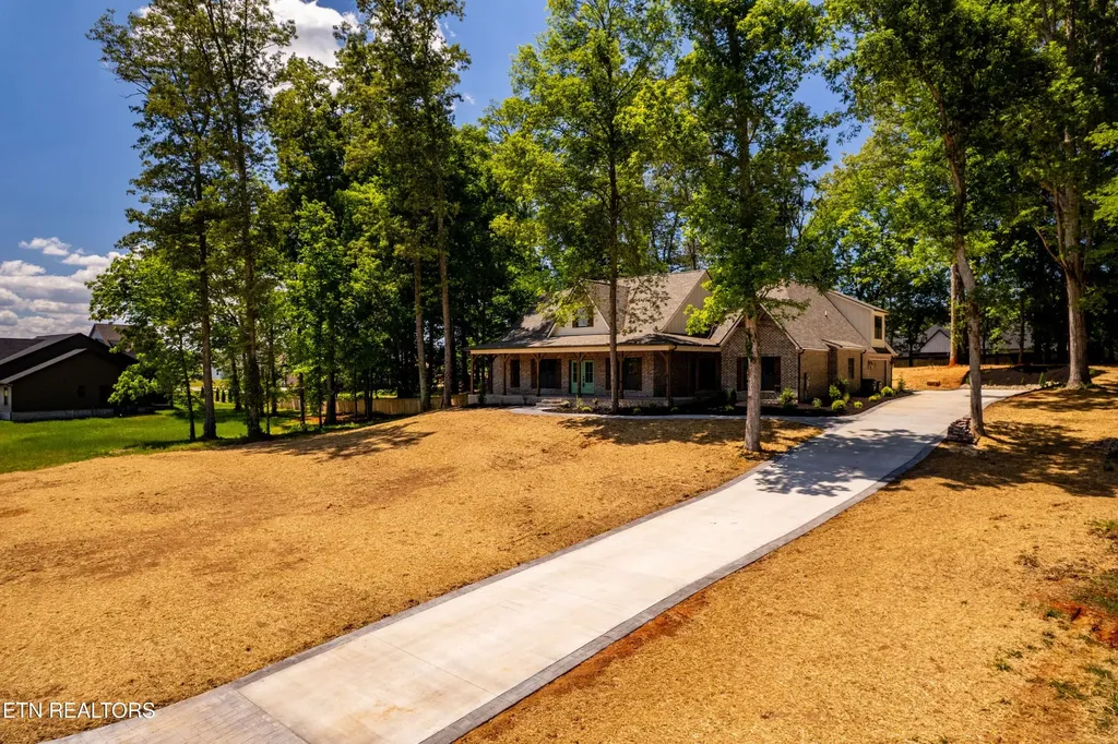 5816 Caswell Drive Greenback TN 37742