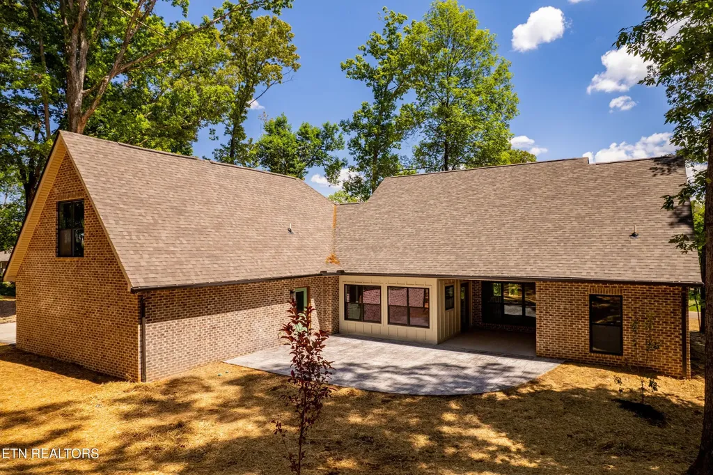 5816 Caswell Drive Greenback TN 37742