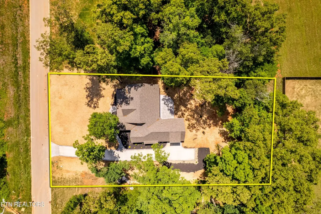 5816 Caswell Drive Greenback TN 37742