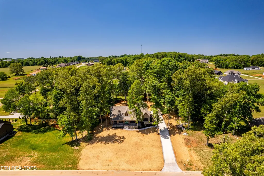 5816 Caswell Drive Greenback TN 37742