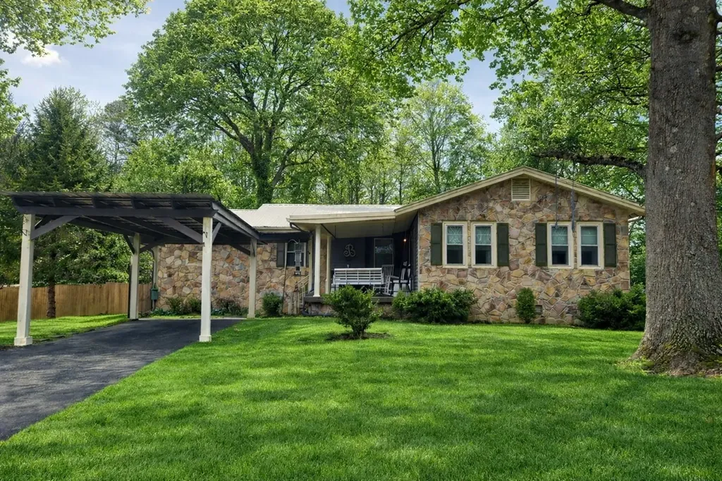 104 Brown Lane Tracy City TN 37387