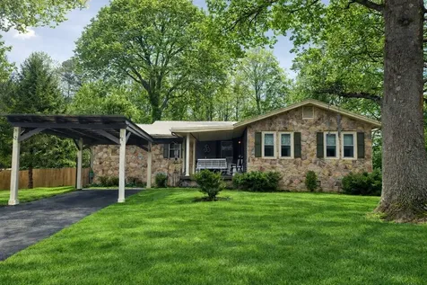 104 Brown Lane Tracy City TN 37387