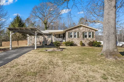 104 Brown Lane Tracy City TN 37387