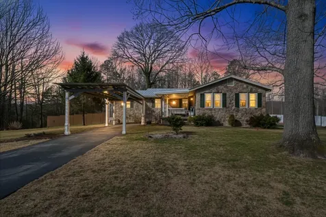 104 Brown Lane Tracy City TN 37387
