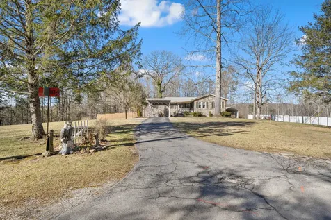 104 Brown Lane Tracy City TN 37387