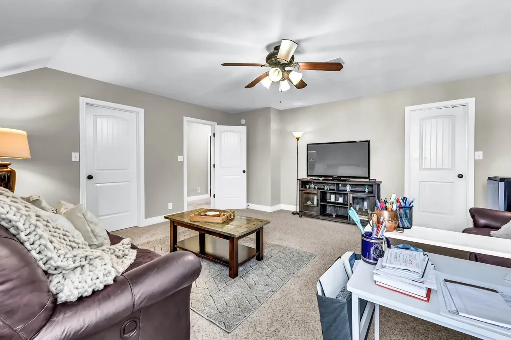 1085 Willow Circle Clarksville TN 37043
