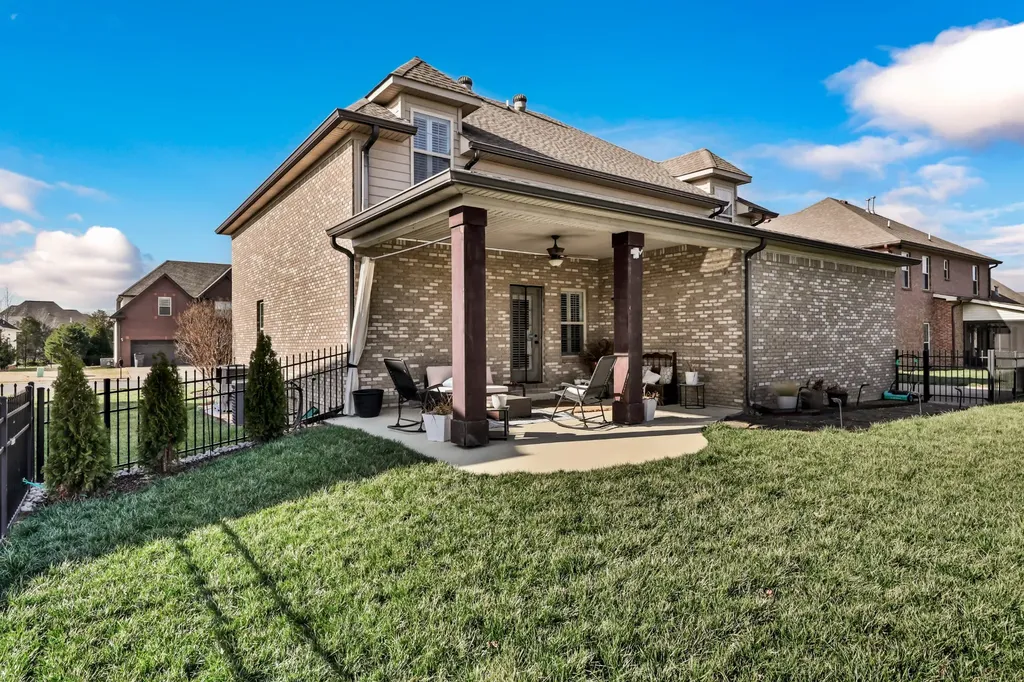 1085 Willow Circle Clarksville TN 37043