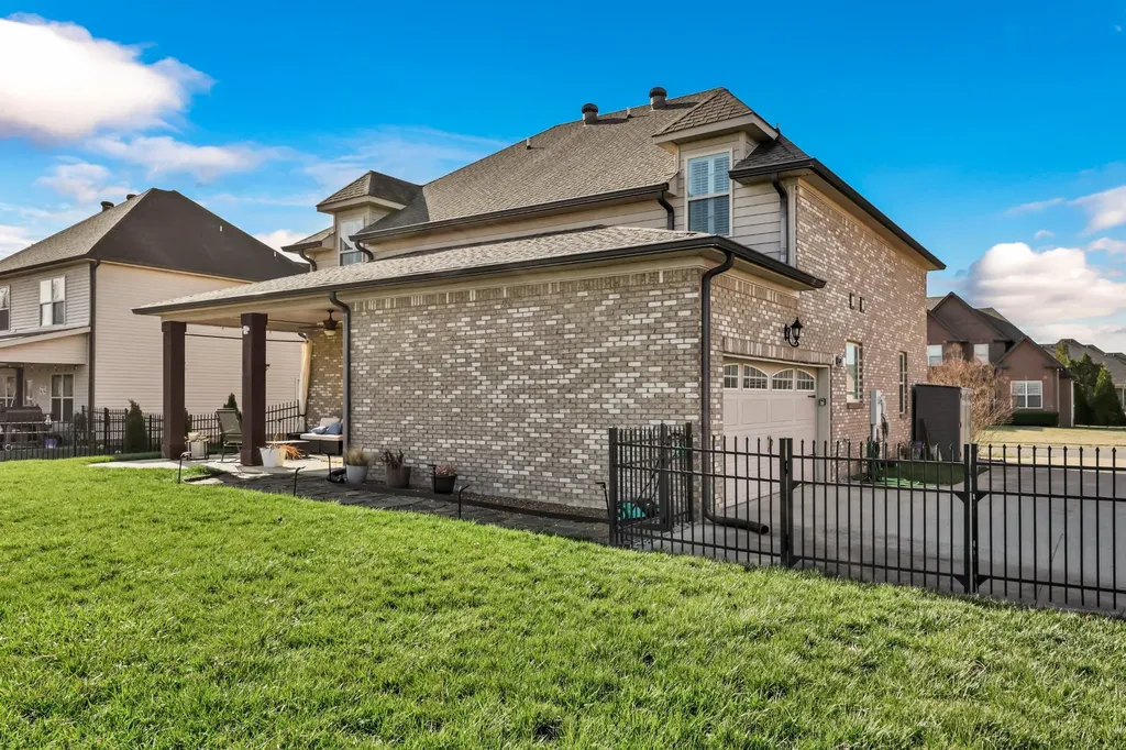1085 Willow Circle Clarksville TN 37043