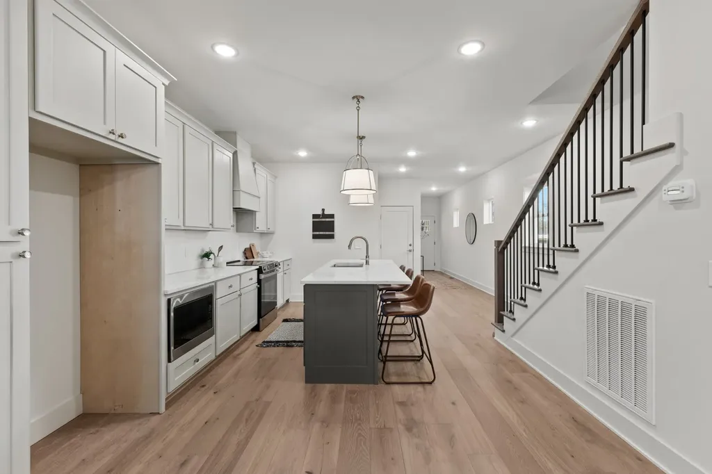 2238A Kline Avenue Nashville TN 37211