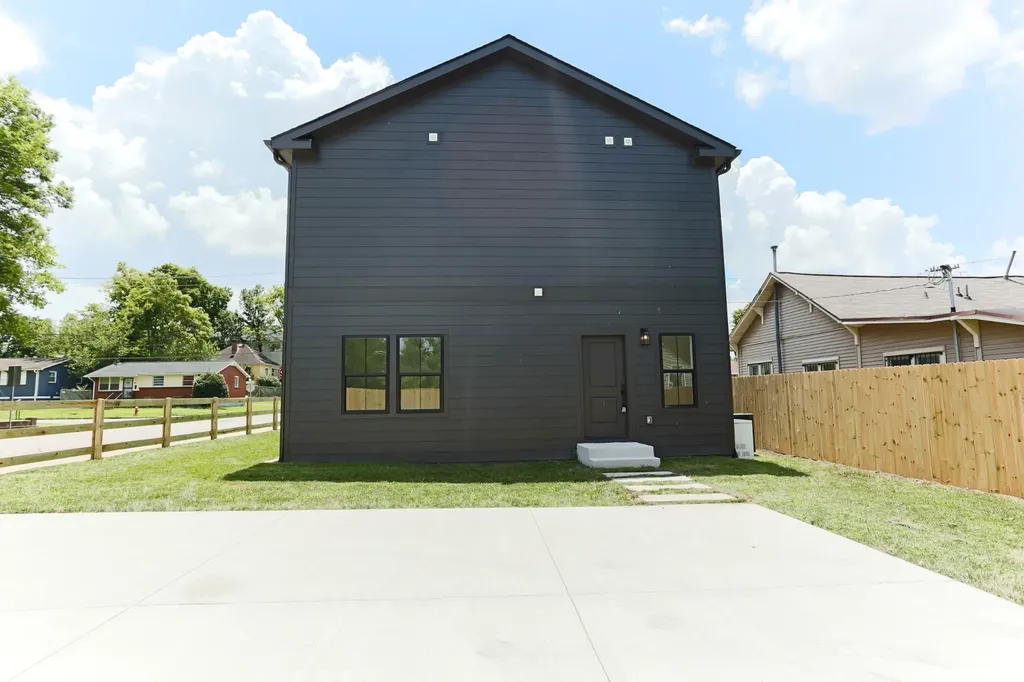 127 Cleveland Street Nashville TN 37207
