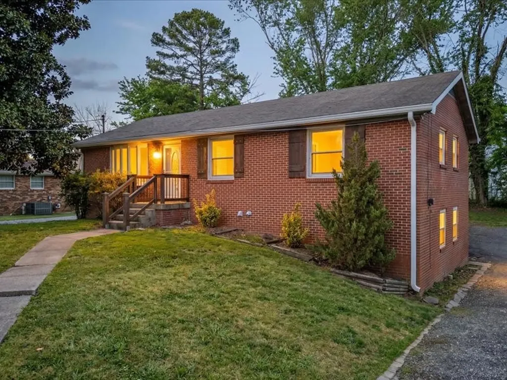 161 W Regent Drive Clarksville TN 37043