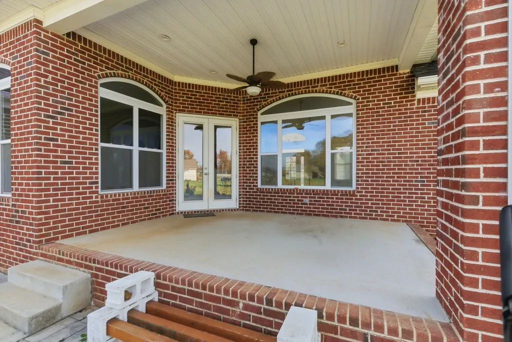 1027 Founders Lane Portland TN 37148